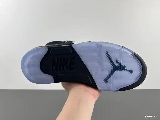 HYPE HF3975-001 Reimagined Black Air Metallic Jordan 5 0617